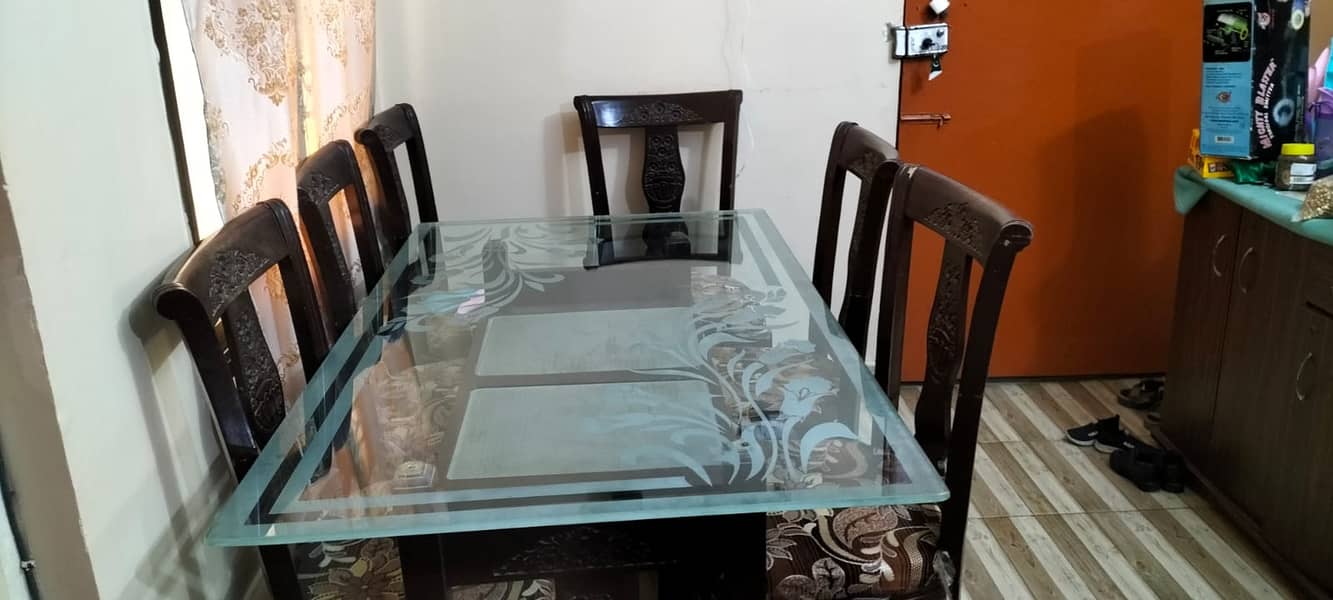 Dining table top glass with 6 chairs. . . excellent condition 3