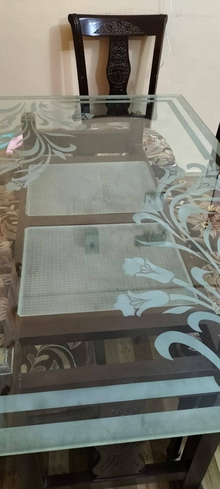 Dining table top glass with 6 chairs. . . excellent condition 4