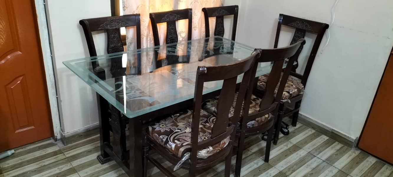 Dining table top glass with 6 chairs. . . excellent condition 8