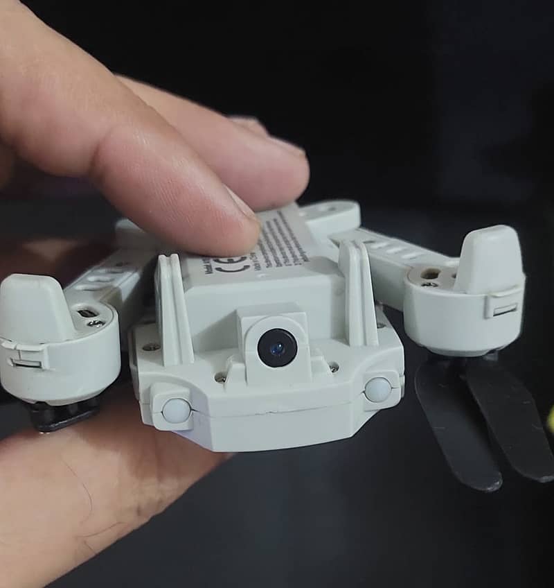 Snaptain a10 mini foldable drone 2