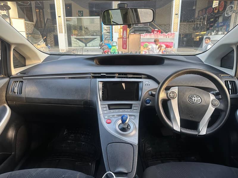 Toyota Prius 2018 5