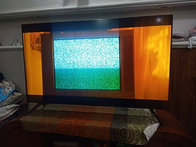 New Au7000 ( 50 ) inch Samsung led 1