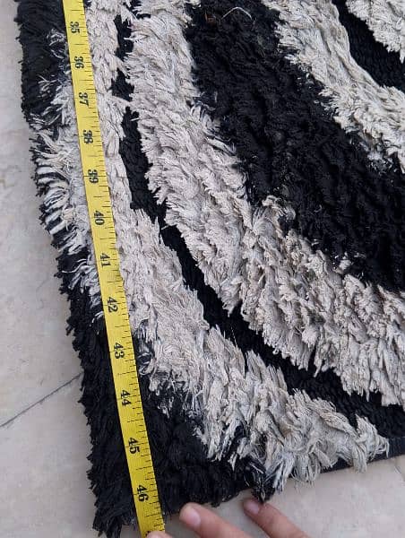 rug (black and white) 2