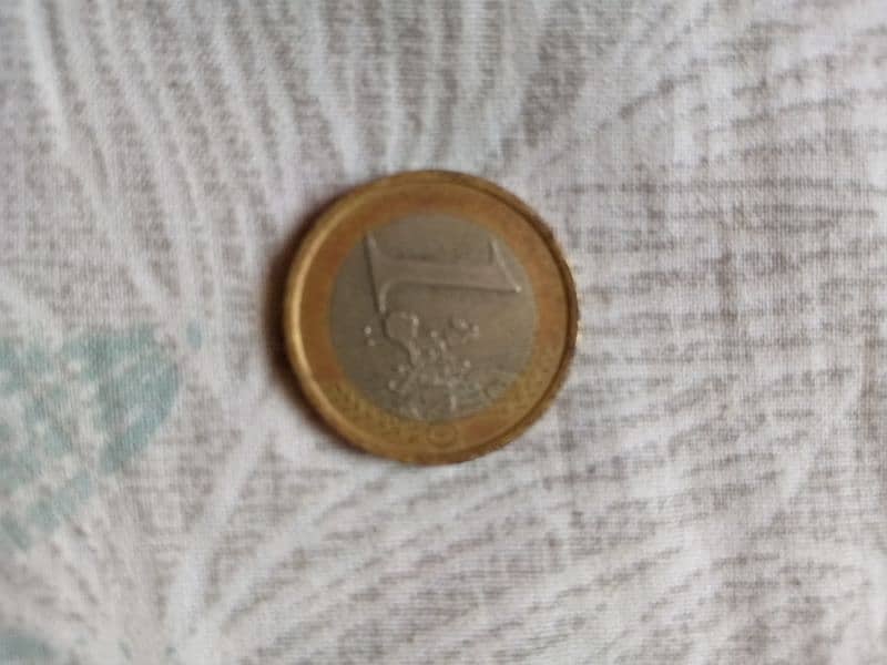 1 Euro coin year 2002 3