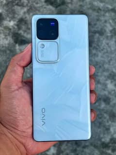 vivo v30 Mobile complete box 10 by 10 condition