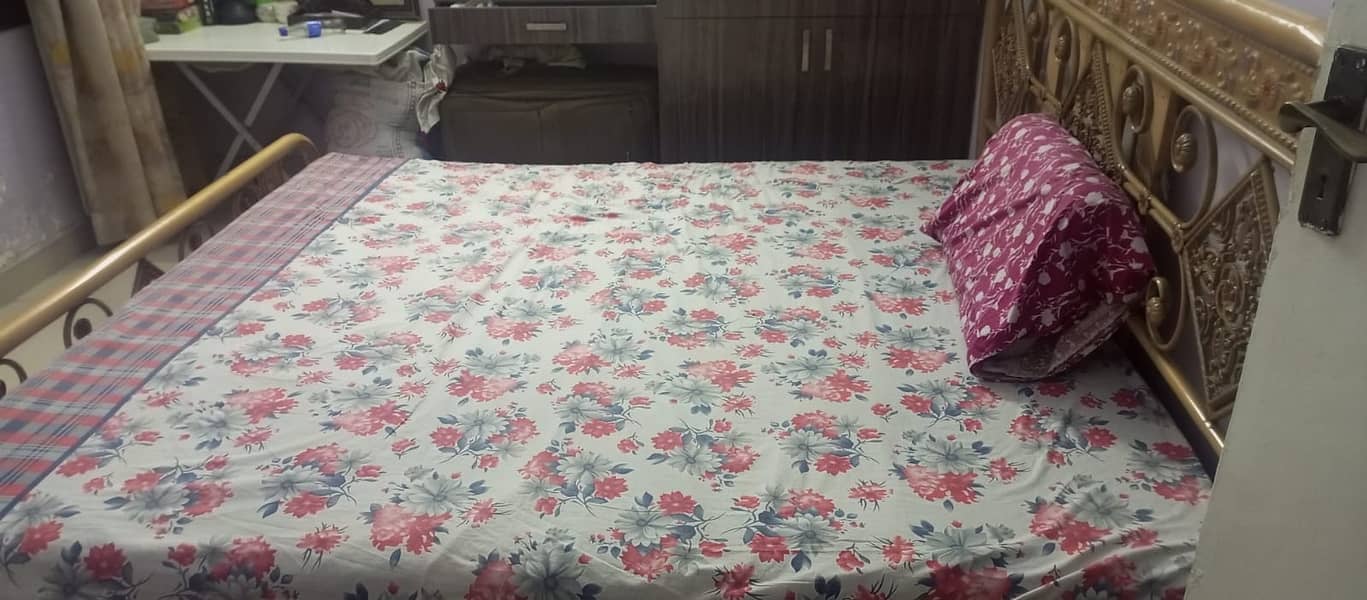 Queen Bed is Available for sale 5