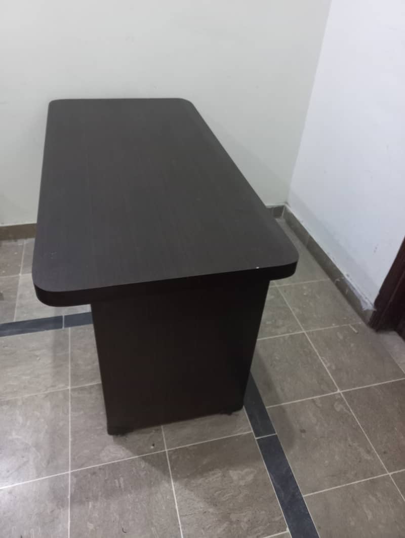 Office Table & Chair 3
