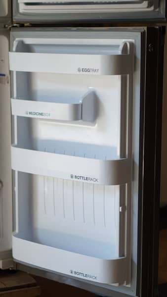 orient Refrigerator Crystal Medium Size new 7