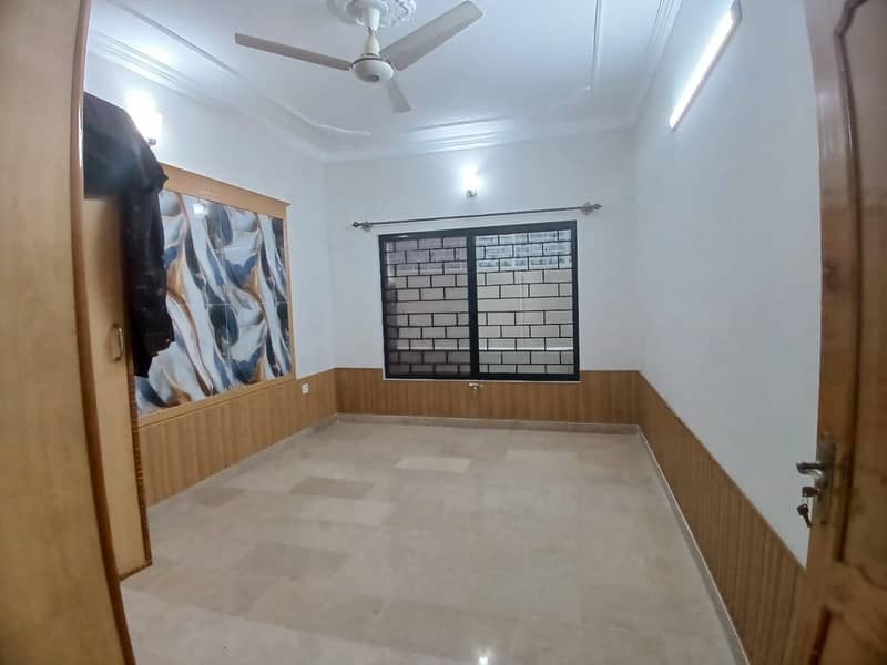 30 60 (7 marla) Ground portion available for rent in G-13 with all facilities 8