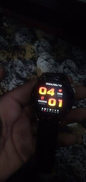 smart watch in new condition 5
