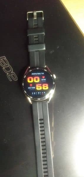 smart watch in new condition 6