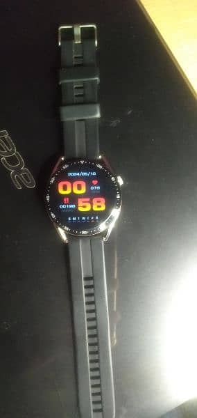 smart watch in new condition 8