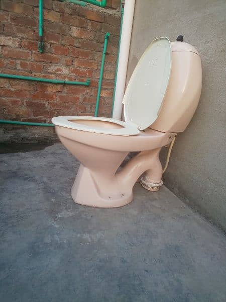 Used commode in good condition 2