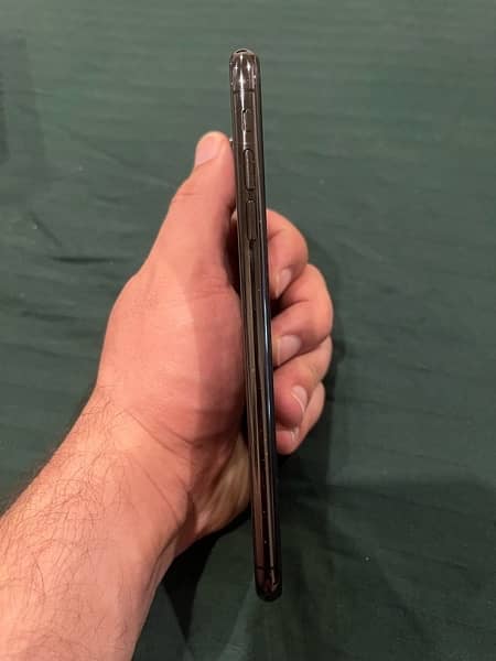 iPhone XS Max 64GB 9.5/10 grey PTA APPROVED 2