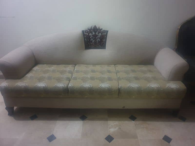 Urgent sofa set for sale 0