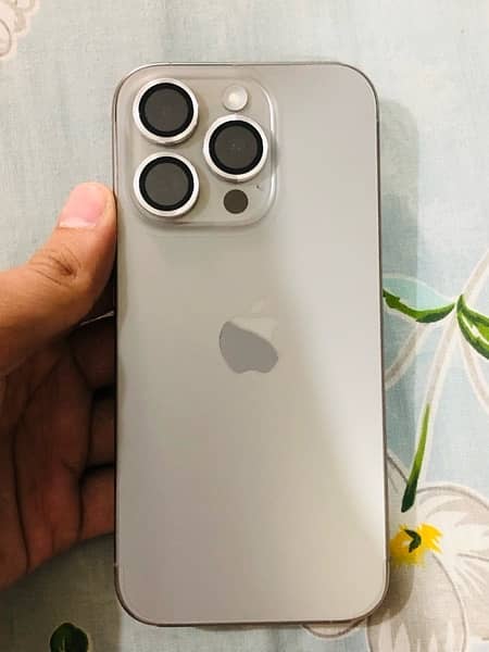 iphone 15 pro natural titanium 0