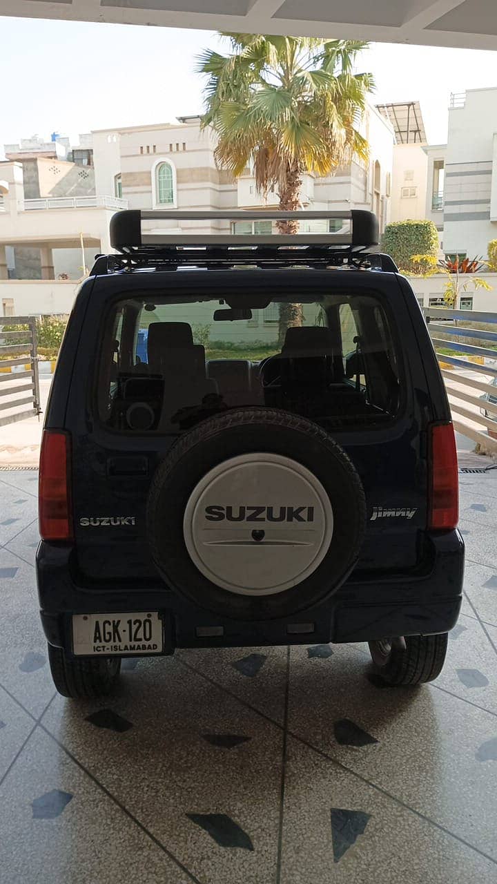 Suzuki Jimny 1