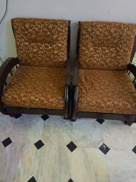 5 seater sofa available for sale 1