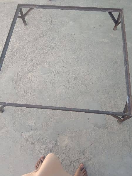 New Carrom Board With Iron Stand 1