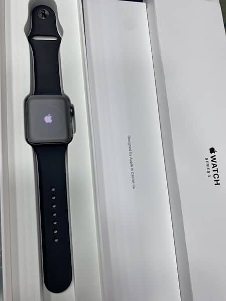Apple Watch Series 3 42mm only box open 0