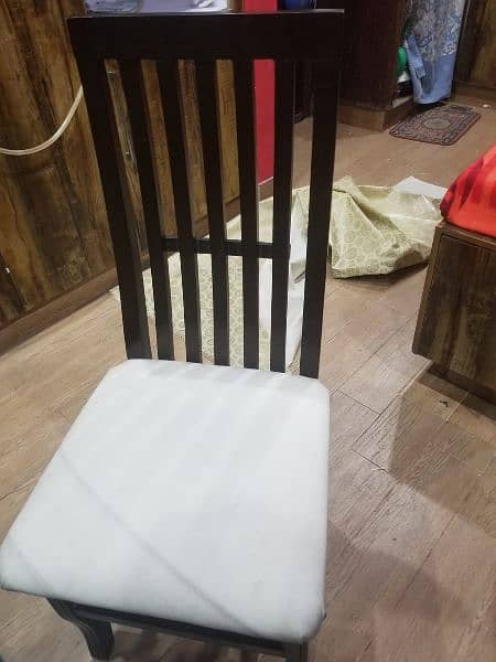1 Dinning Table and 6 Chairs for Sale 2