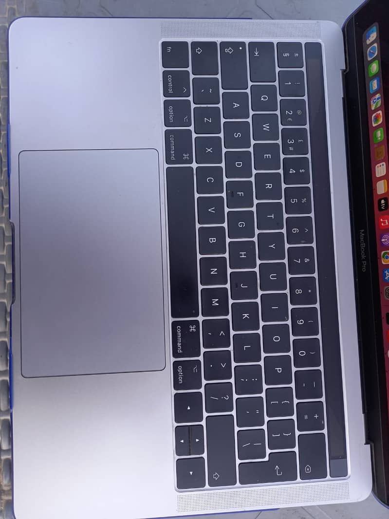 MacBook Pro 2017, Display 13″, core i7, 16GB ram, 1TB SSD 10