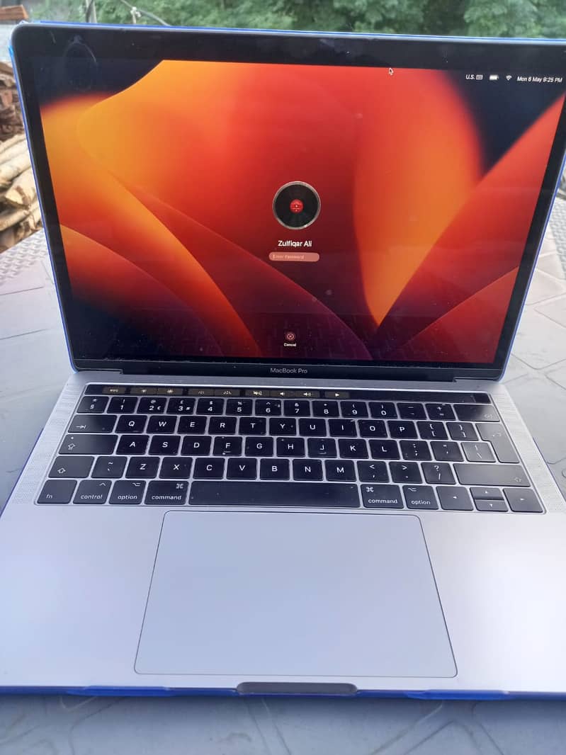 MacBook Pro 2017, Display 13″, core i7, 16GB ram, 1TB SSD 13