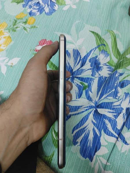 Lg v60 thinq for urgent sell 4