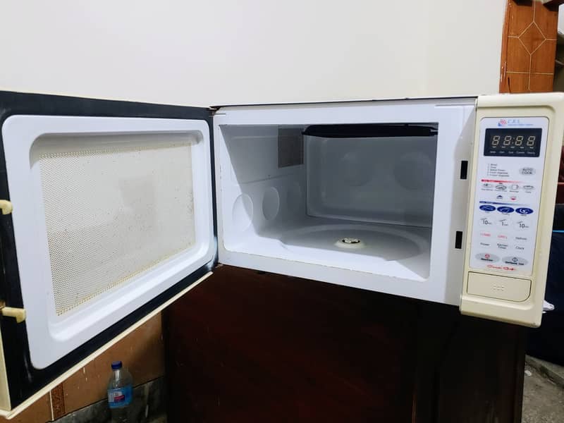 Dawlance Microwave Full Size Oven 4