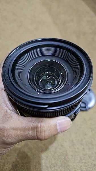 urgent sale my Nikon Lens 3