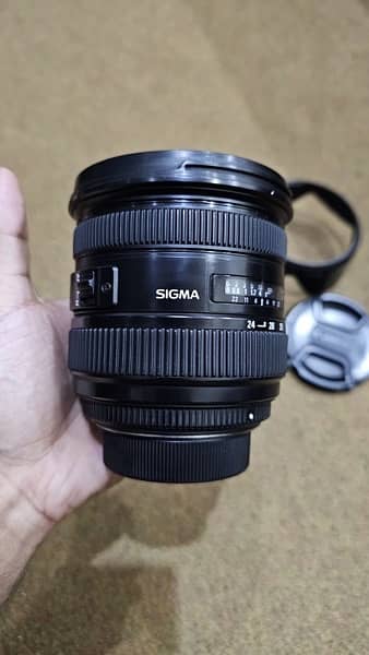 urgent sale my Nikon Lens 7