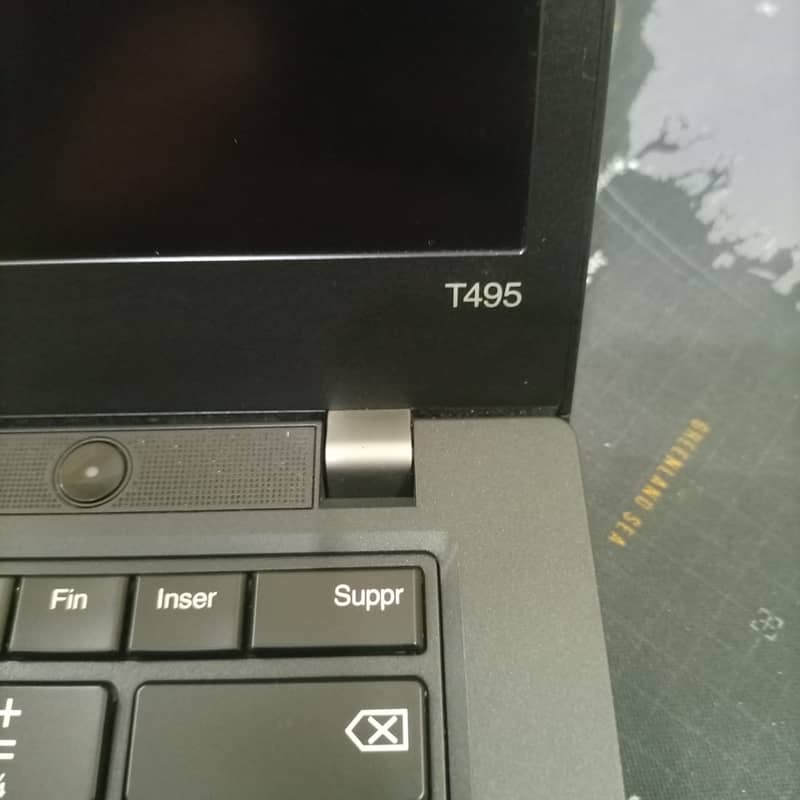 Lenovo ThinkPad T495 AMD RYZEN 5-8GB Ram 256GB SSD 2GB AMD Graphic 10