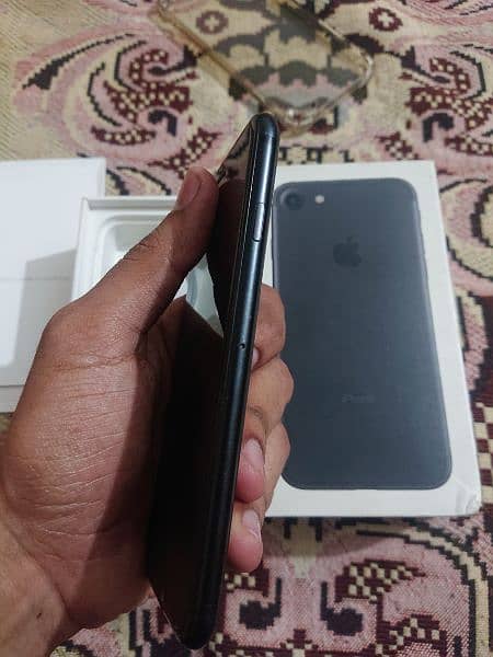 Iphone 7 with Original Box PTA Approve 1