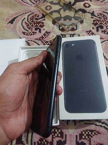 Iphone 7 with Original Box PTA Approve 3