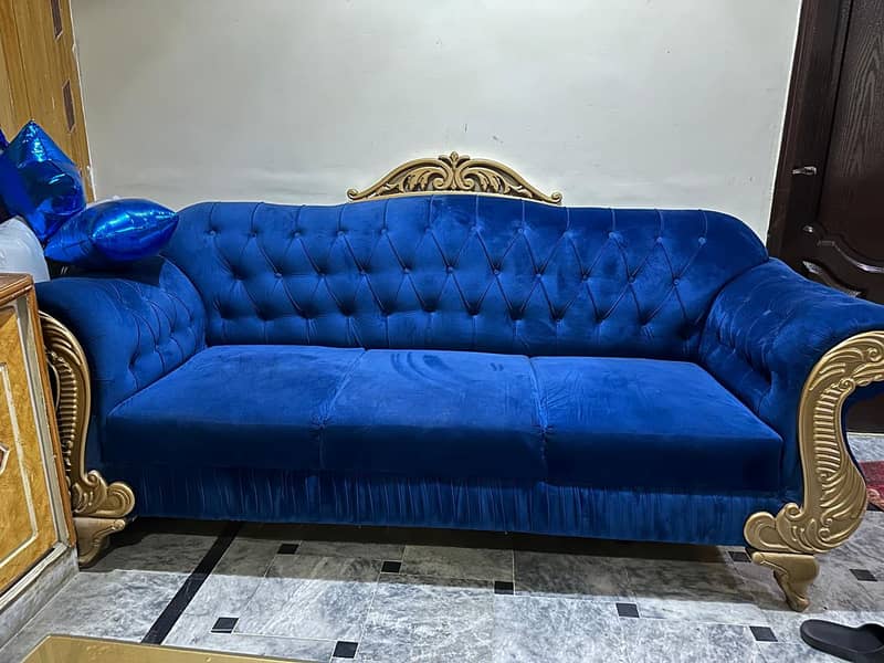 Beautiful Sofa Set 0