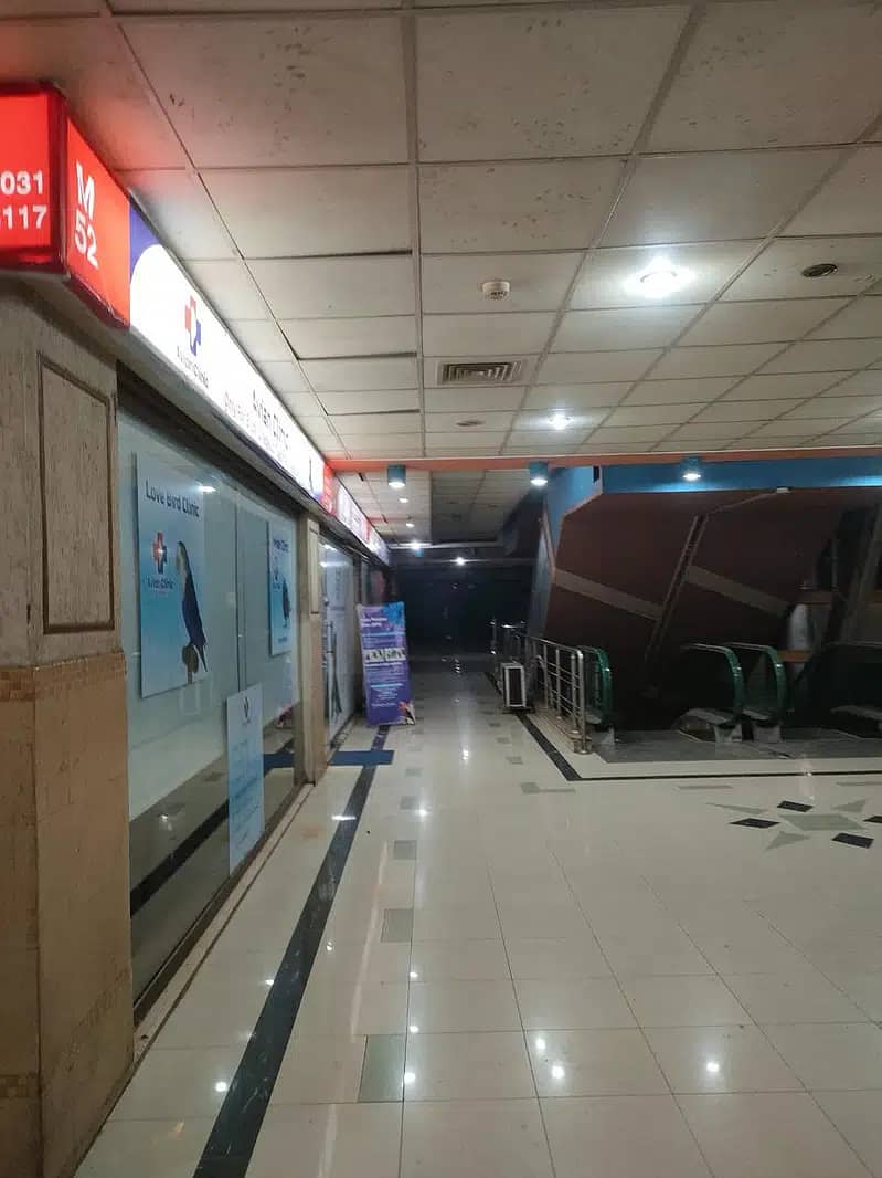 Shop|office 4 sale in Zainab Tower Model Town Link Rod Near Amnah Mall 5