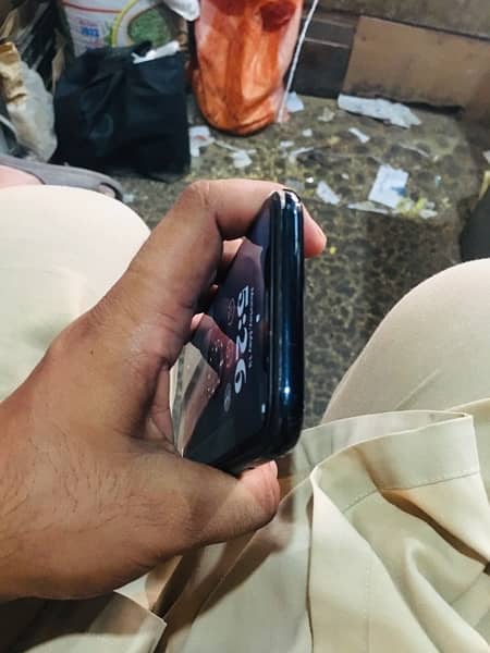 iPhone XR jv 64gb 10/10 condition 2