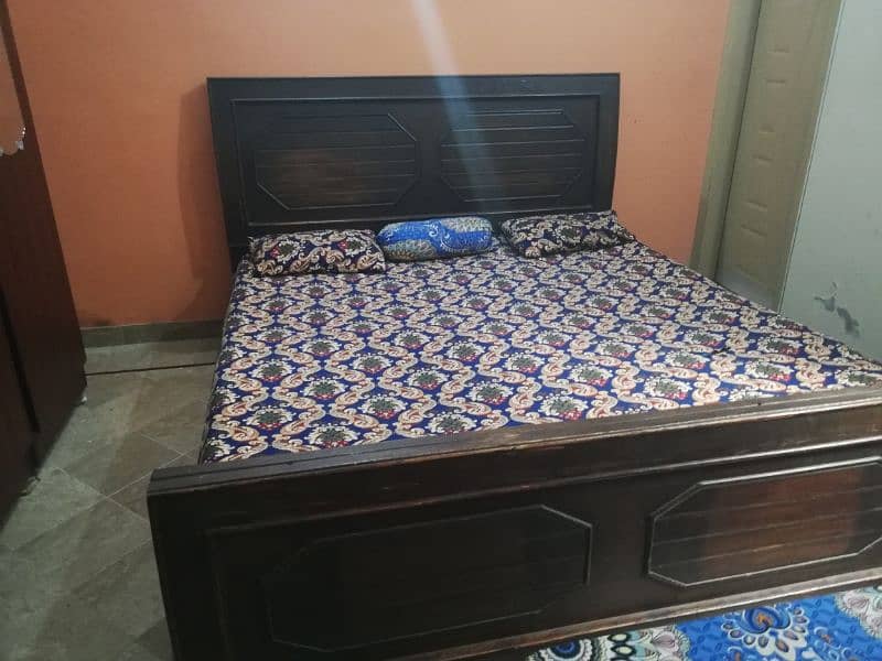 king size bad with mattress (sheesham wood). 1