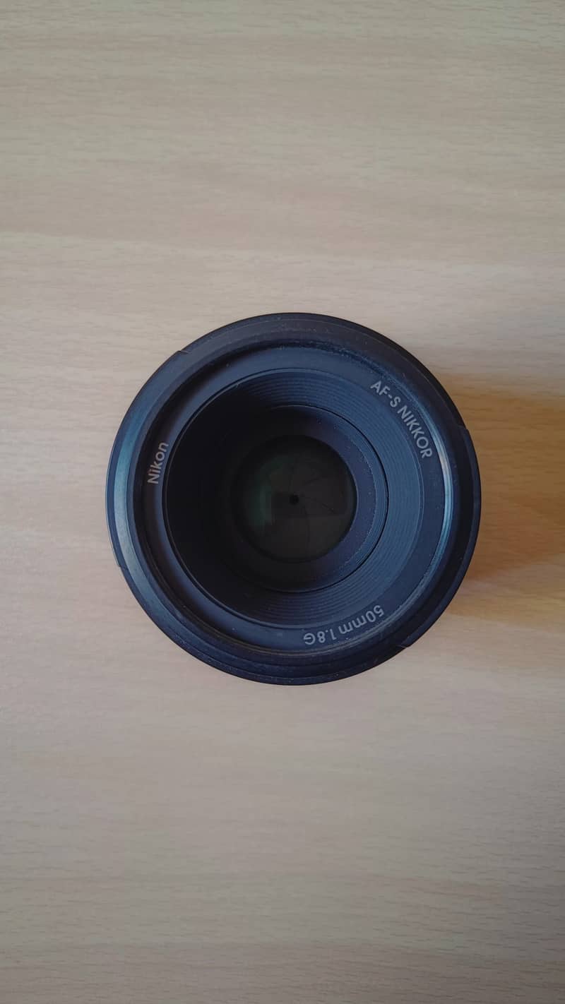 Nikon 50mm f/1.8 G lens with box 2