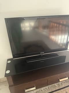 Samsung tv and console