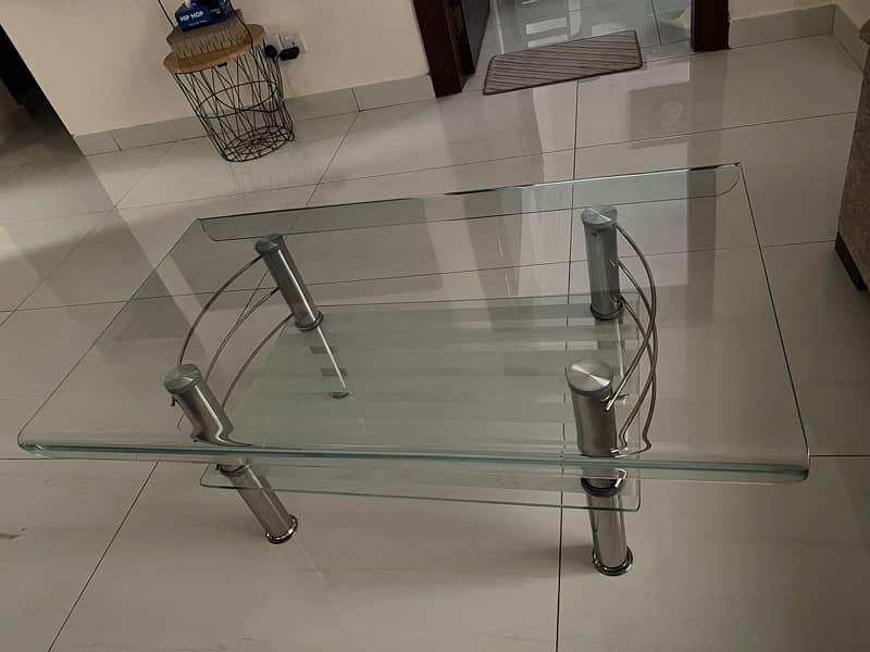 center table just got it polished so it’s in good condition 1