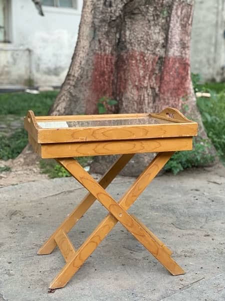 Wooden folding tables 2