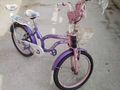 Girl cycle in mint condition