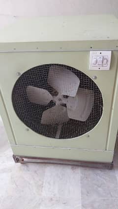 condition 10/9. air cooler including stand