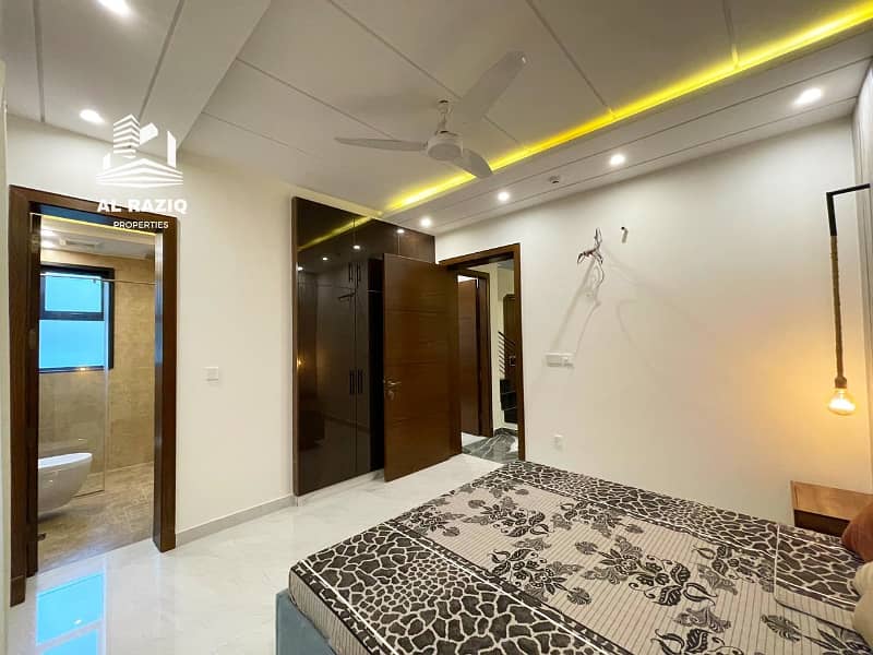Original Pictures Unfurnished Luxury House DHA Very Hot Location Near TO Park And Market 10
