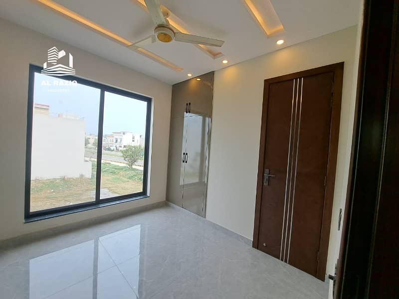 5 Marla Luxury Modern Design House For Rent in DHA 9 Town 10