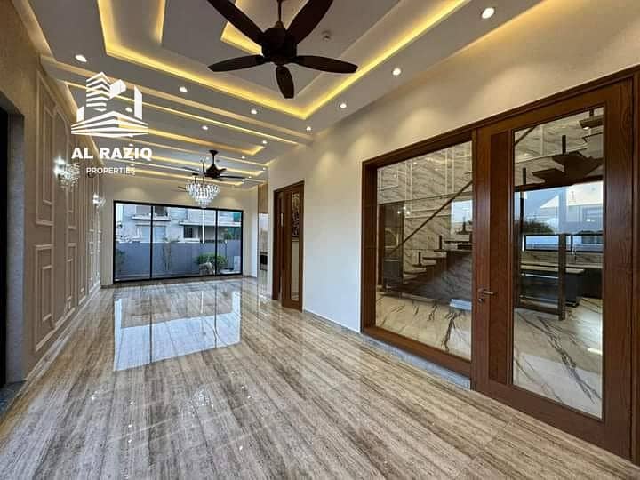 FIVE MARLA STYLISH HOUSE IS FOR RENT IN DHA 9 TOWN 6