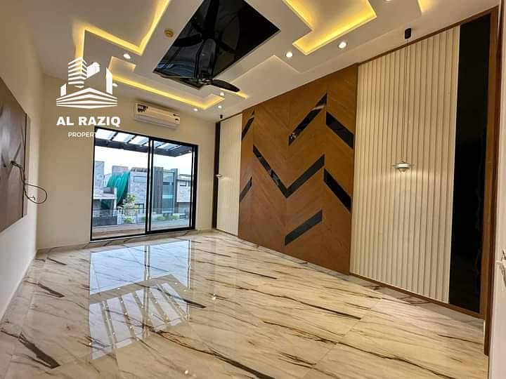 FIVE MARLA STYLISH HOUSE IS FOR RENT IN DHA 9 TOWN 18