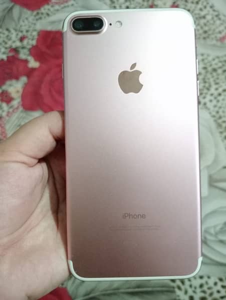 iPhone 7+ (rose gold) 1