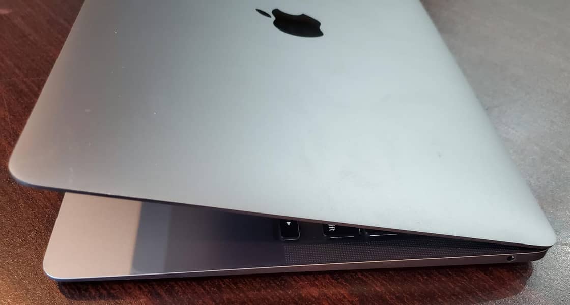 Macbook Air M1 CTO 16gb ram , 1TB ssd 3